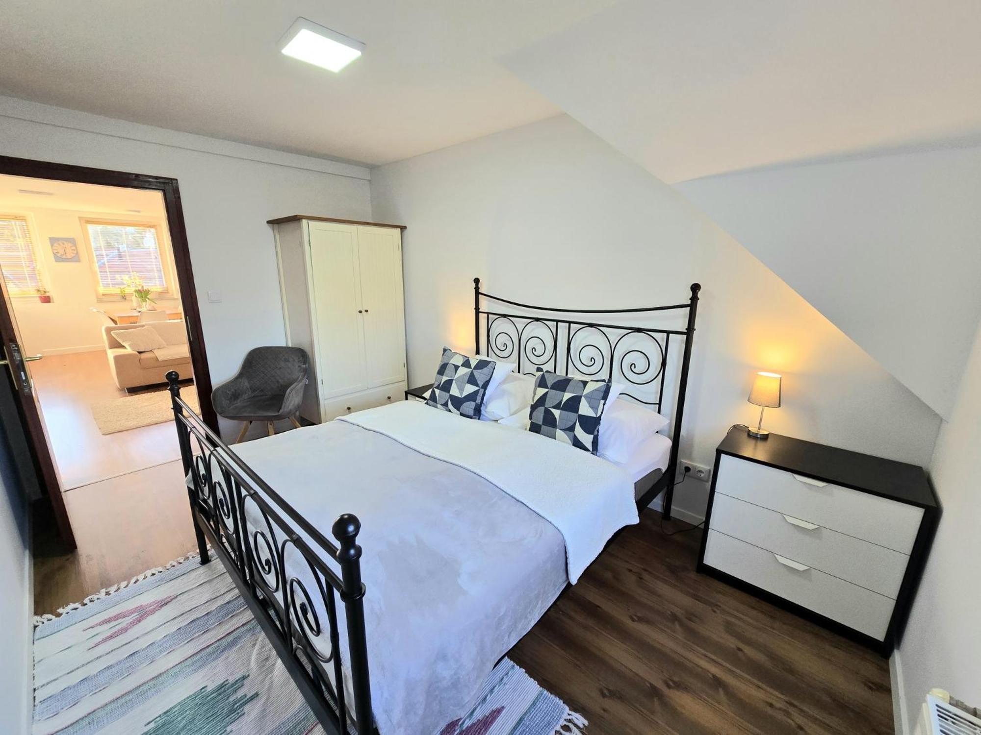 Lulu Apartman Sopron Exterior photo